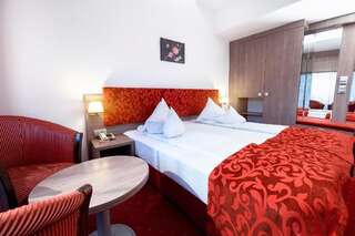 Отель Hotel Tisa Бэи­ле-Олэ­неш­ти Стандартный двухместный номер с 1 кроватью или 2 отдельными кроватями-4